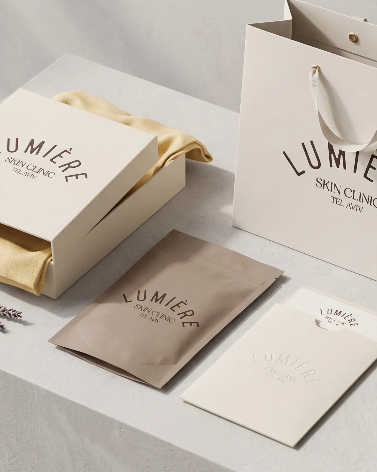 שקיות וניירת של Lumière